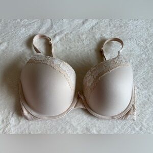 Victoria's Secret Cream Lace Bra Size 32DDD